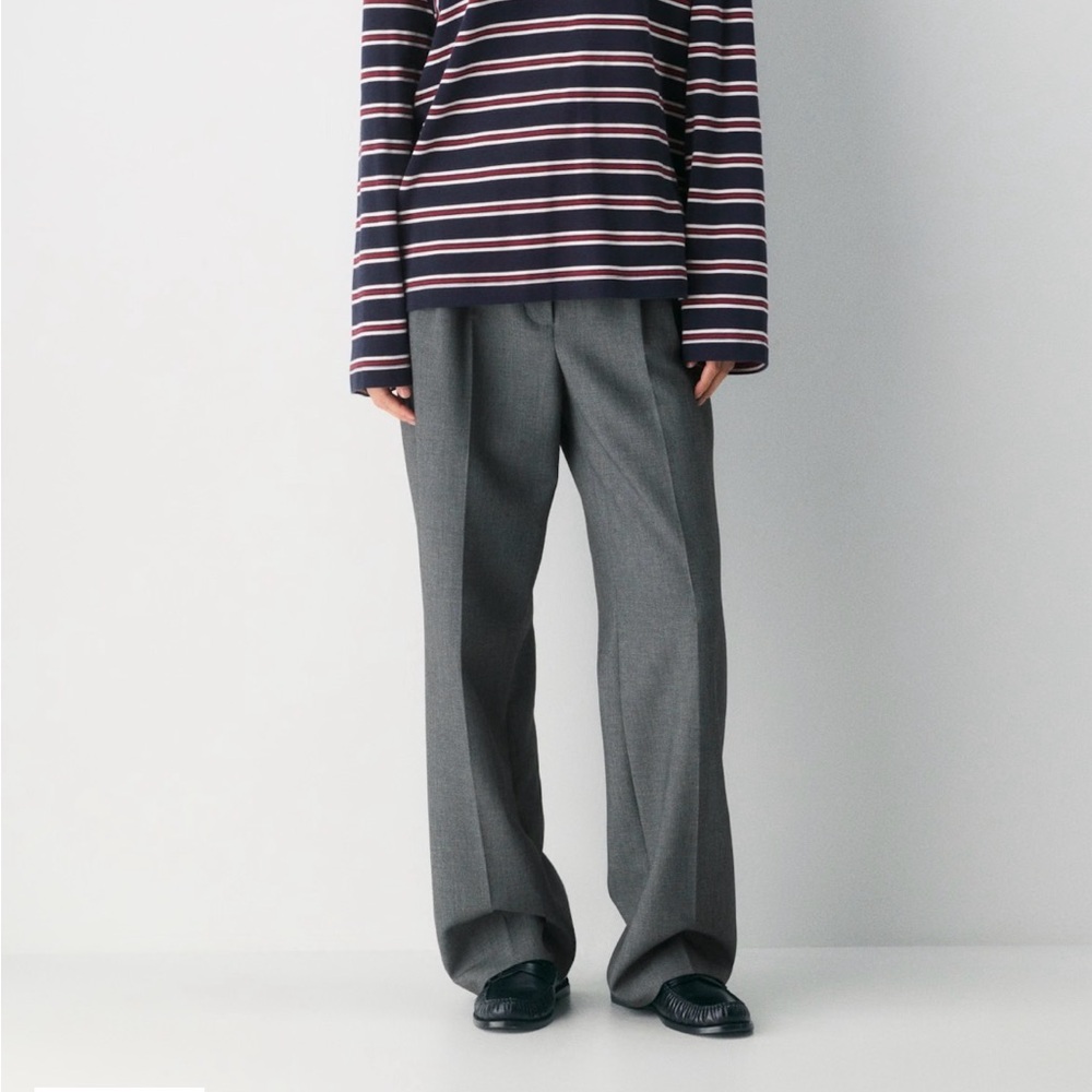Aritzia Gray Effortless Trousers, 6 Short